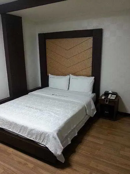 Hill House Seoul Myeongdong Hotel